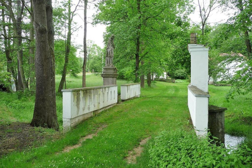 Chalupa U Kolcavy Volenice  Buitenkant foto